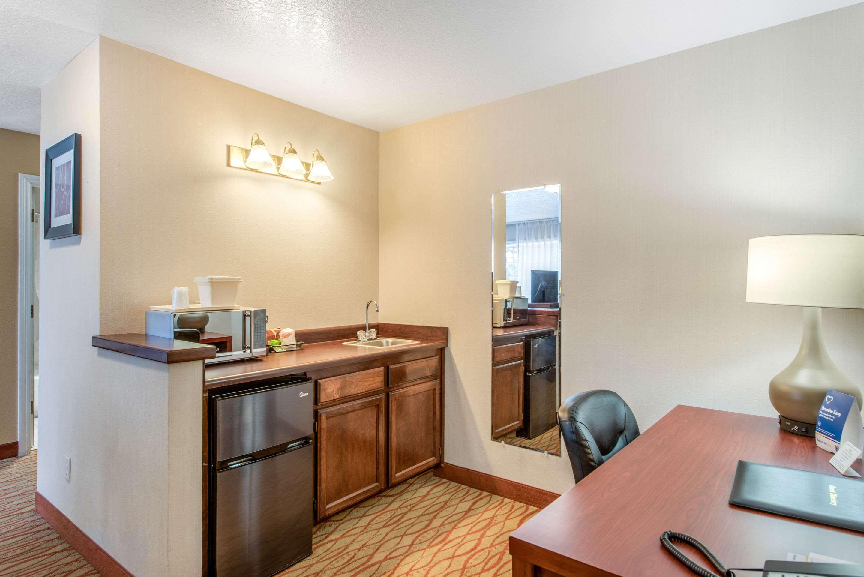 Comfort Inn Mount Shasta Area Weed Exterior photo