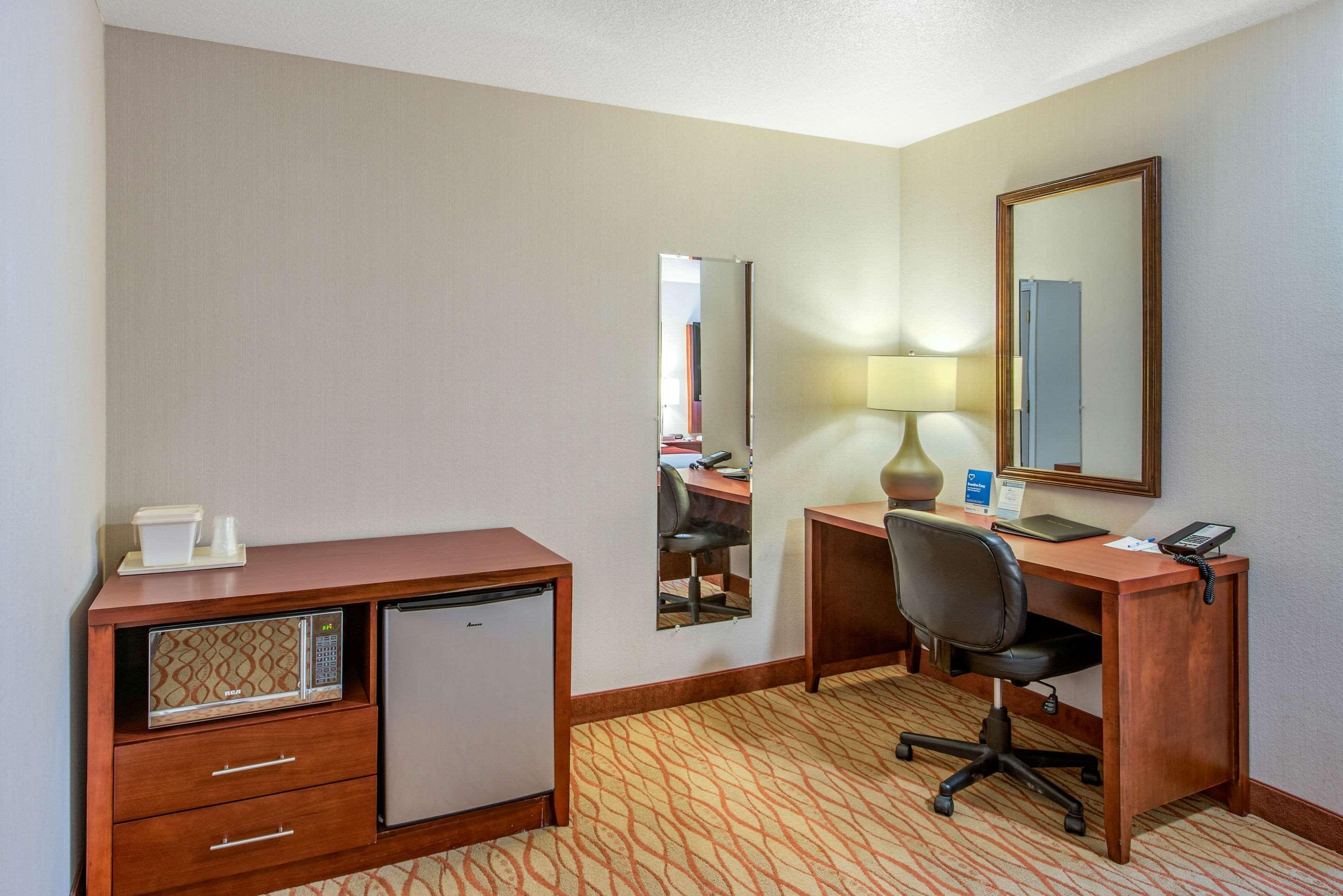 Comfort Inn Mount Shasta Area Weed Exterior photo