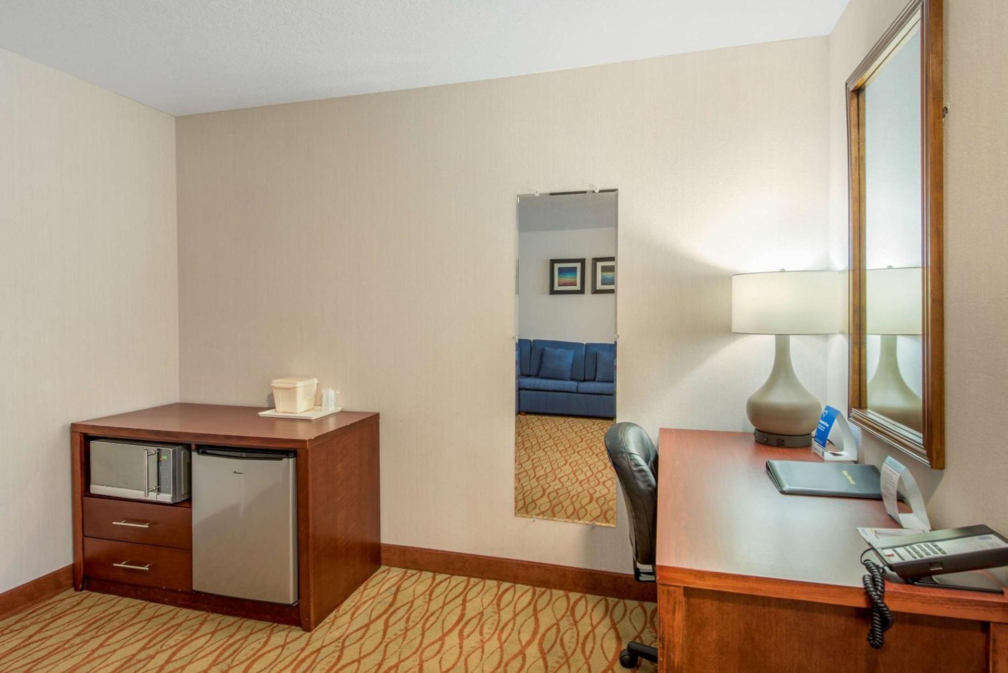 Comfort Inn Mount Shasta Area Weed Exterior photo