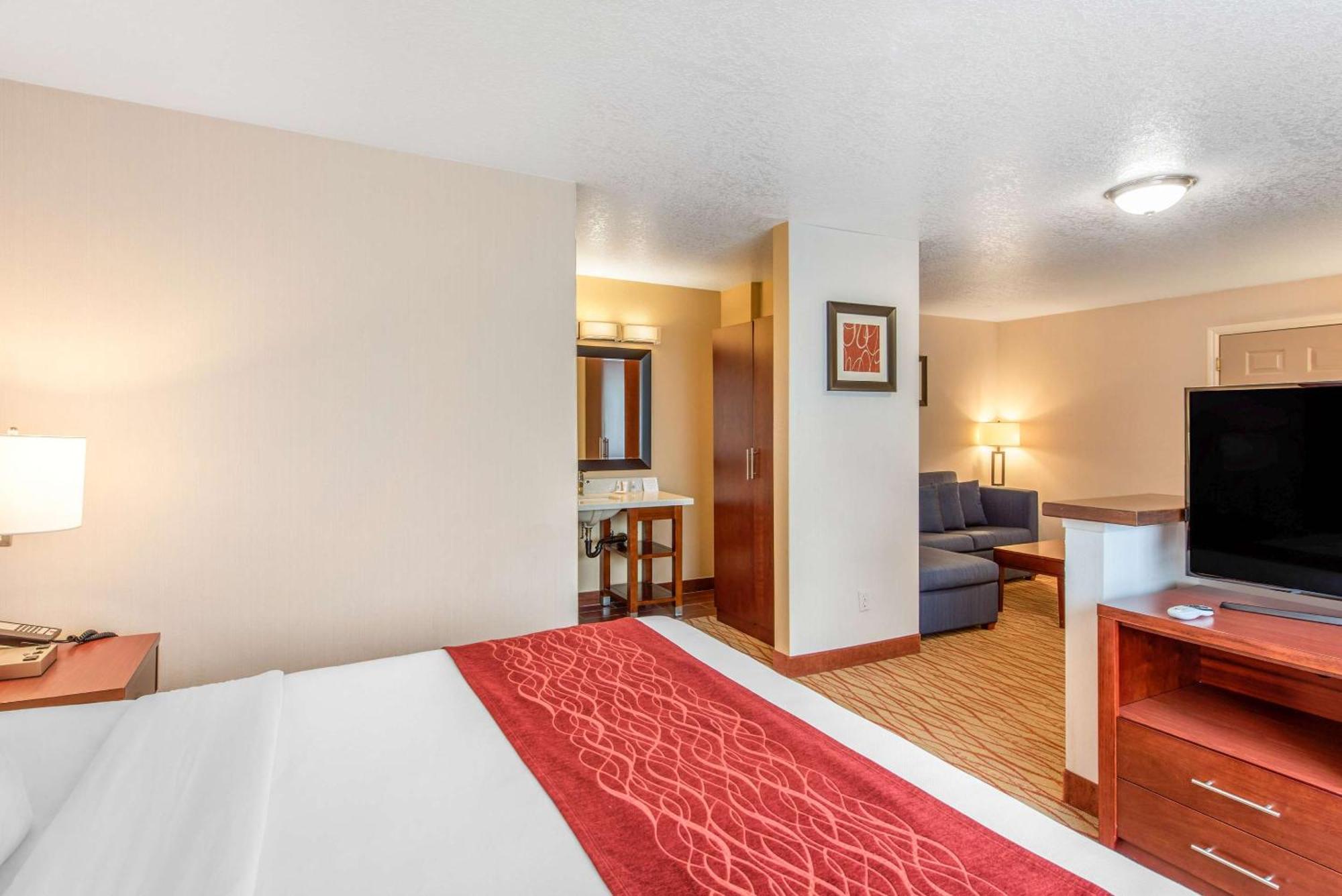 Comfort Inn Mount Shasta Area Weed Exterior photo