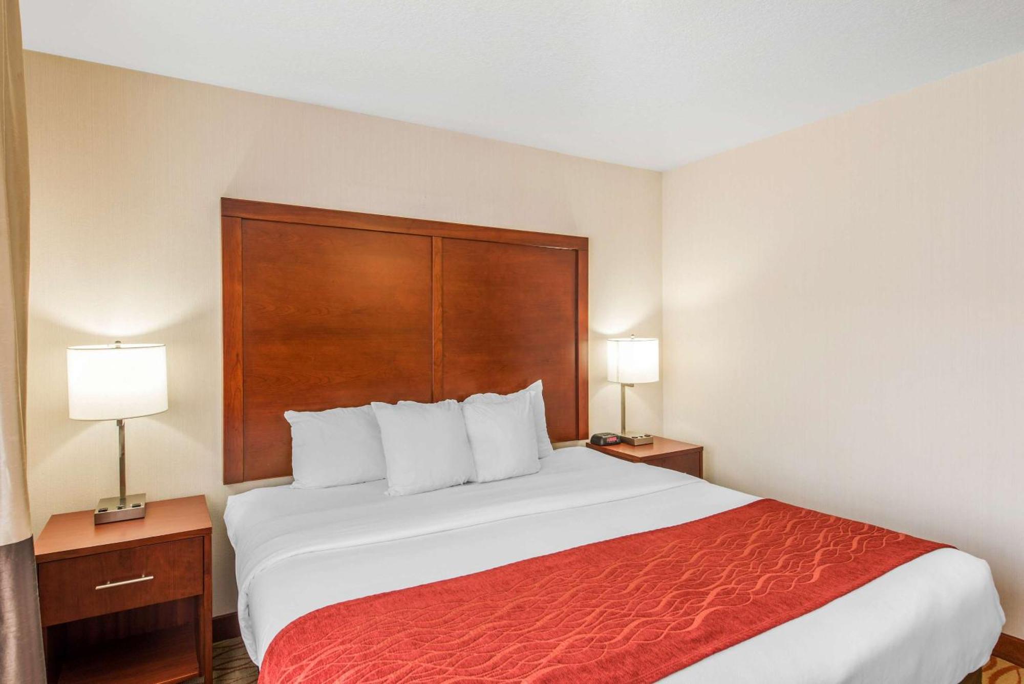 Comfort Inn Mount Shasta Area Weed Exterior photo